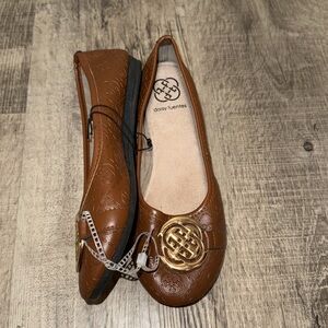 Brand new! Daisy Fuentes flats!